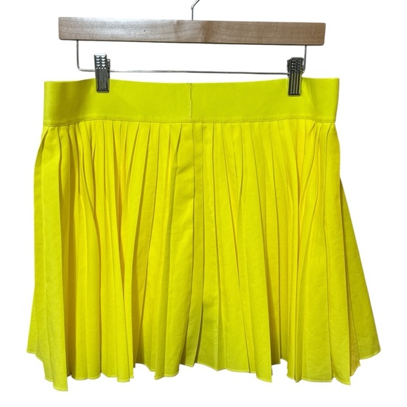 Like New - COURT DRI-FIT ELEVATED VICTORY TENNIS SKIRT - Yellow - Size XL - Picture 6 of 7